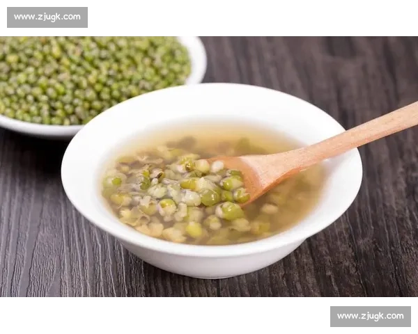 深入探秘三伏天酷热成因与科学养生避暑方法全面解析