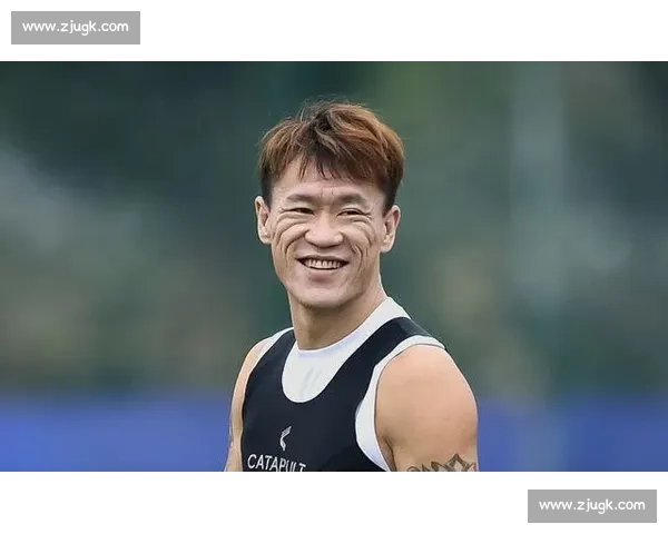 心疼！某老将职业生涯堪忧，转会传闻不断，网友：请善待老将！